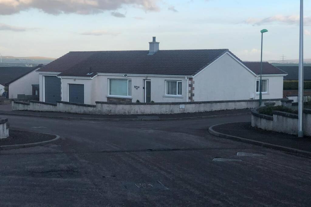 Appartement Two Bed Bungalow With Garage And Hot Tub à Thurso Extérieur photo